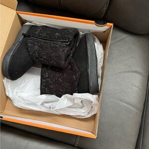Brand new in box toddler winter boots size 6